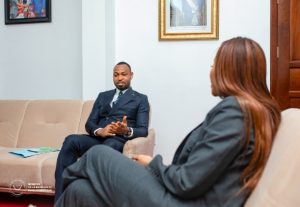 Grace Kutino reçoit Joseph Mbuyi